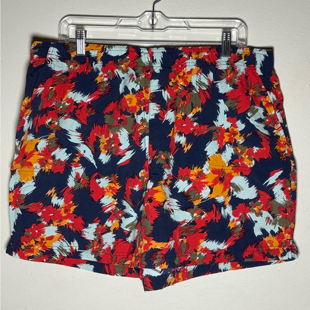 Columbia Women’s Colorful Abstract Print Shorts with Pockets Size XL